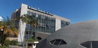 Vereadores derrubam mais dois vetos do prefeito