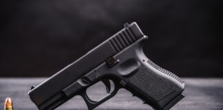 Foragido da justiça é preso com arma de fogo e drogas