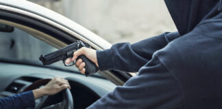 Casal é baleado e roubado em Itatiaiuçu; bandidos levaram carro da família e mais R$5 mil