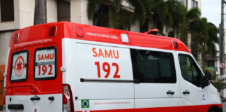 Homem fica gravemente ferido após sofrer queda de andaime