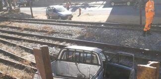 Motorista perde freio e cai na linha férrea