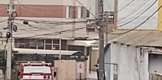 Em perseguição viatura da PM colide na Rua São Vicente colisão rua Agripino Lima com São Vicente