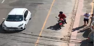 Pau quebra no centro de Itaúna, trio se envolve em agressão na Getúlio Vargas (vídeo) Briga no centro de Itaúna