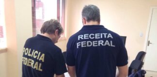 Lojas no centro de Itaúna foram alvos da Receita Federal nesta terça-feira