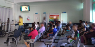 Paciente é levada ao hospital, cai da maca e gera tumulto no Pronto Socorro