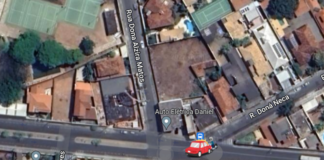 Moto colide com carro na Av. JK acesso à Dona Neca