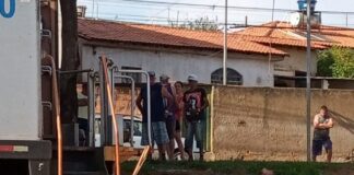 Colisão na linha férrea, composição da VLI arrasta veículo no Itaunense