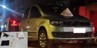 PMMG prende trio por roubo à mão armada, recupera veículo e apreende arma de fogo.