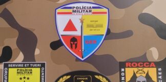 Homem é preso por porte de arma e foragido é encontrado na cidade