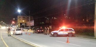 Blitz da PM em Itaúna fiscaliza 201 veículos em dois dias