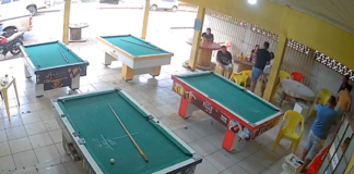 Dupla erra a caçapa, perde partida, leva gozação e 7 morrem no bar (vídeo)