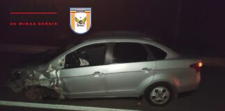 ATUALIZAÇÃO: Carro perde a roda após ser atingido por carreta na MG 050 e colide com outro veículo