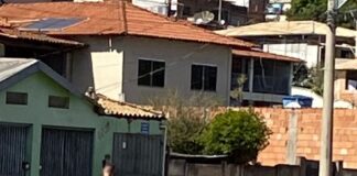 Mulher seminua é contida por policiais em Itaúna (VÍDEO E FOTOS)