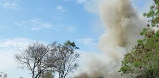 Atualização: Caminhão pega fogo na MG 050 em Carmo do Cajuru