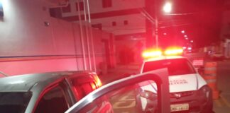 PM recupera veículo e prende dois homens por receptação