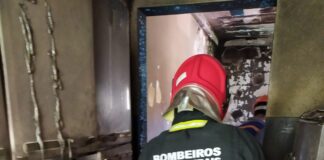 Incêndio destrói residência no bairro parque do lago, Itatiaiuçu