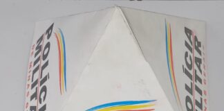 Após abordagem de veículo PM localiza arma artesanal com dois suspeitos