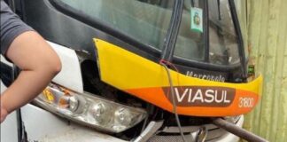 Mais uma vez ônibus da Viasul quebra no trajeto, desta vez na Manoel da Custódia com 13 de Maio