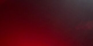 Homem vai na casa da ex, encontra o atual e parte para pancadaria