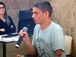 Cidadão pede que as pessoas respeitem as vagas especiais e cobra apoio ao esporte para deficientes