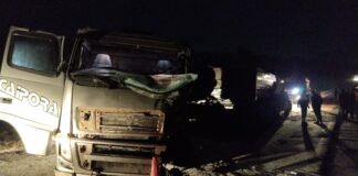 Colisão entre carretas na MG-050 deixa um ferido