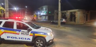 Homem é preso em flagrante após agredir ex-companheira e ter arma caseira apreendida em Itaúna