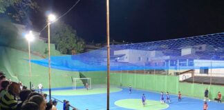 Quadra de esportes do bairro Leonane é entregue à comunidade revitalizada