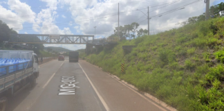 Vídeo denuncia emboscada com pedras e outros obstáculos na MG-050, próximo ao Bonfim