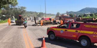 Acidente entre moto e caminhão deixa motociclista gravemente ferido em Itaúna