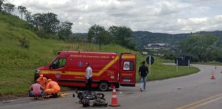 Motociclista fica ferido em colisão com carro na MG-050
