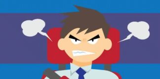 Fúria sobre rodas, motociclista atinge retrovisor de carro e motorista bate intencionalmente na moto