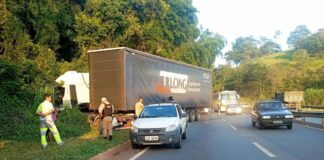 Acidente na MG-050 deixa motorista ferido e trânsito interrompido em Itaúna