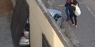 Outro acidente com carro é registrado na Rua Divinópolis