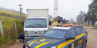 PRF recupera caminhão furtado e clonado em Itatiaiuçu