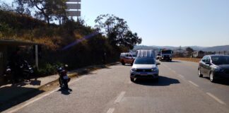 Colisão entre carro e motos deixa dois feridos na MG 050 em Itaúna