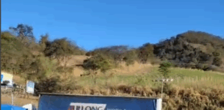 Motorista perde controle de carreta e atinge mureta de pedágio na MG-050 em Itaúna