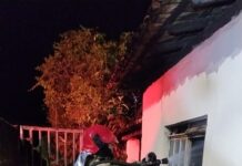 Incêndio atinge residência abandonada no bairro Graças em Itaúna