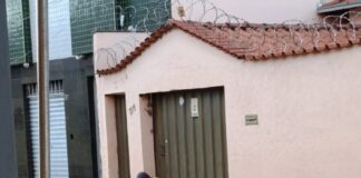 Cidadãos são flagrados defecando em locais públicos em plena luz do dia