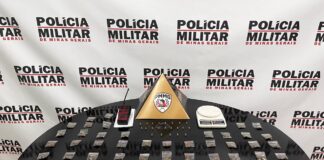 PM apreende drogas e munições em Itatiaiuçu após denúncia anônimaAção ocorreu na comunidade do Retiro Colonial durante operação de combate ao tráfico