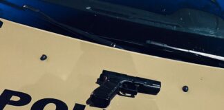 Polícia Militar apreende simulacro de arma e registra desobediência durante Carnaval em Itaúna