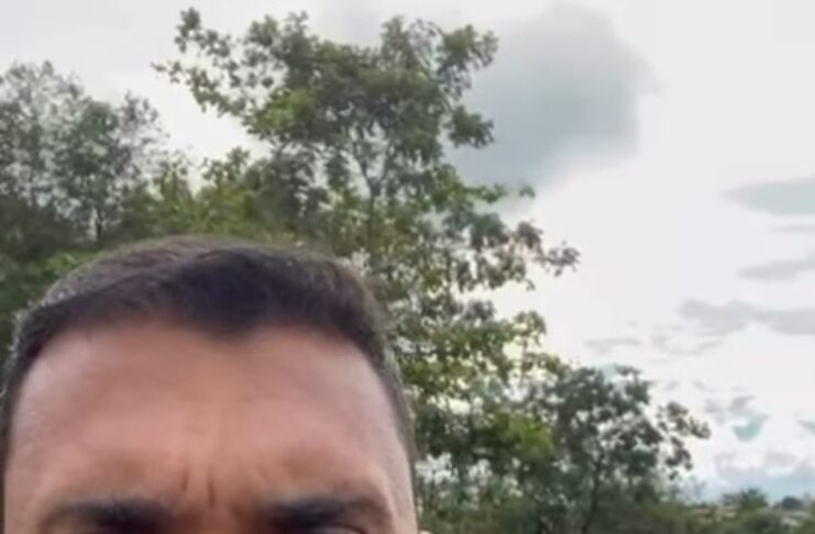 Comunidade se mobiliza para reconstruir muro do Estádio de Santanense após queda de flamboyant centenário