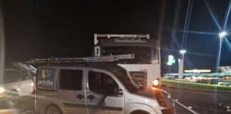 Colisão transversal deixa três feridos na MG-050, em Itaúna