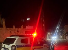 PM apreende autores de furto e prende mulher por desacato em Itaúna