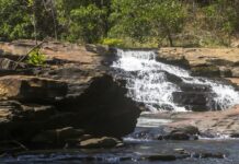 Jovem denuncia possível privatização da Cachoeira do Moonlight e alerta para bloqueio de acesso da população
