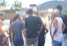 Crime ocorreu na tarde de domingo; suspeitos fugiram de carro e seguem sendo procurados