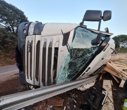 Grave acidente na BR-381 deixa um morto e provoca interdição em Itatiaiuçu