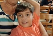 Criança que morreu em acidente de carro foi sepultada no cemitério de Santanense. Irmão continua em estado grave