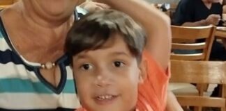Criança que morreu em acidente de carro foi sepultada no cemitério de Santanense. Irmão continua em estado grave