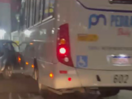 Mais uma colisão entre carro e ônibus na Jove Soares