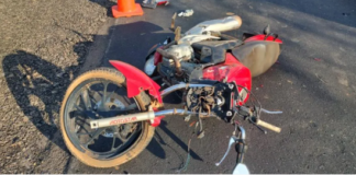 Motociclista morre após bater na traseira de carro na tarde deste domingo